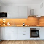 Urban Chic - Large & Stylish, Metro Nearby Grzybowska 85-5 דירה