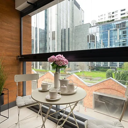 Urban Chic - Large & Stylish, Metro Nearby Grzybowska 85-5 Daire Varşova