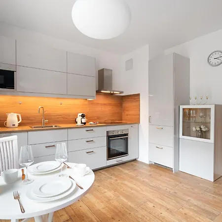 Urban Chic - Large & Stylish, Metro Nearby Grzybowska 85-5 Apartmán Varšava