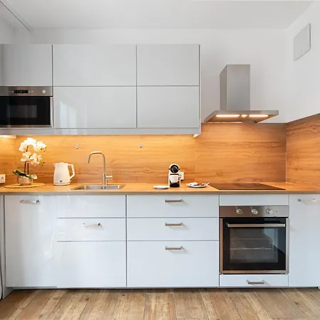 Urban Chic - Large & Stylish, Metro Nearby Grzybowska 85-5 Apartmán