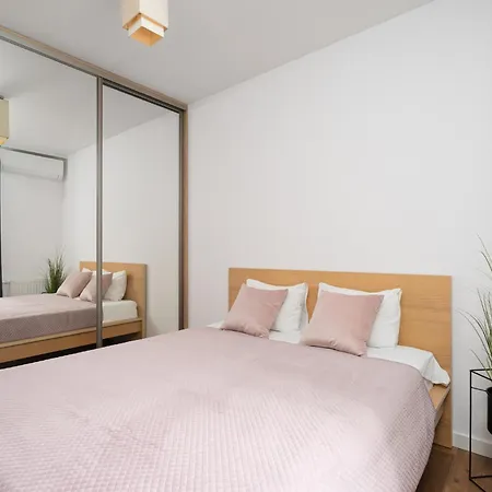 Apartmán Urban Chic - Large & Stylish, Metro Nearby Grzybowska 85-5